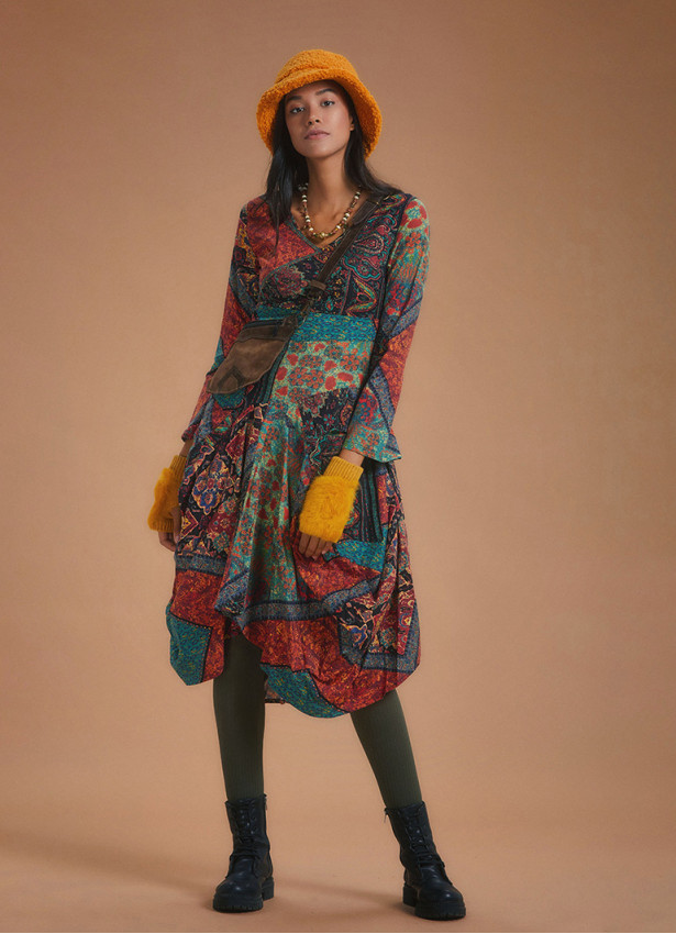 Black Babil V Neckline Long Sleeve Dress