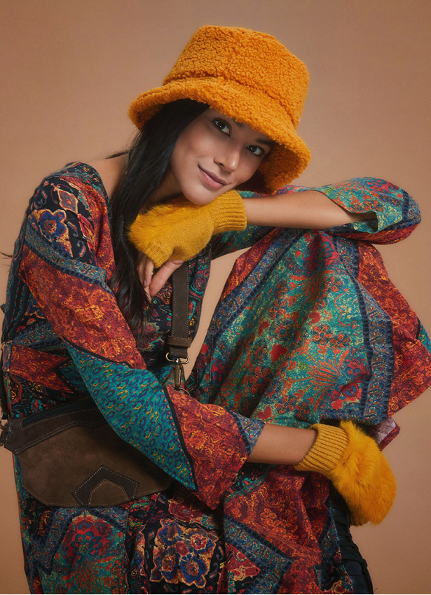 Black Babil V Neckline Long Sleeve Dress