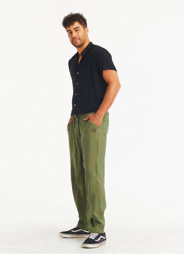 Comfortable Cut Khaki Mens Trousers With Elastic Waist