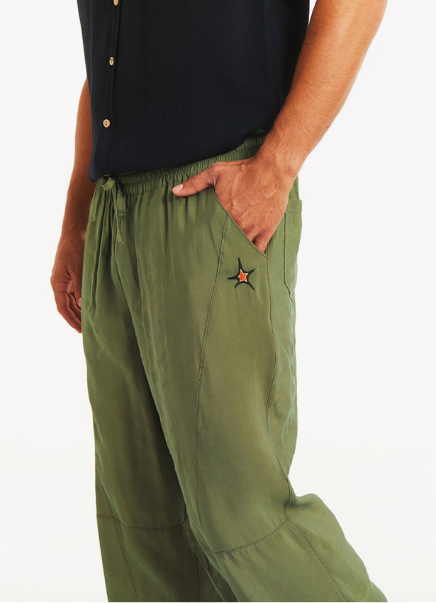 Comfortable Cut Khaki Mens Trousers With Elastic Waist