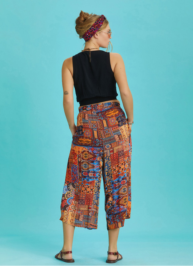 Front Pleat Detailed Women's African Pattern Capri Pants